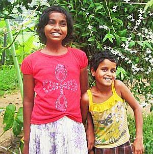 Kumari und Harshani im Chathura-Kinderheim in Sri Lanka