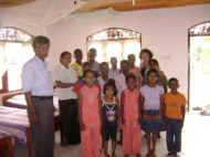 im neuen Schlafsaal im Chathura-Kinderheim in Sri Lanka