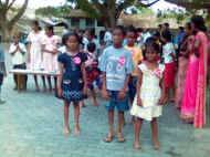 Vier unserer Kinder beim Kinderfest fuer die Kinderheime im Bezirk Galle
