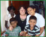 Indunia, Gayan und Prasad im Chathura-Kinderheim in Sri Lanka 