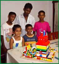 die Legoburg im Chathura-Kinderheim in Sri Lanka 