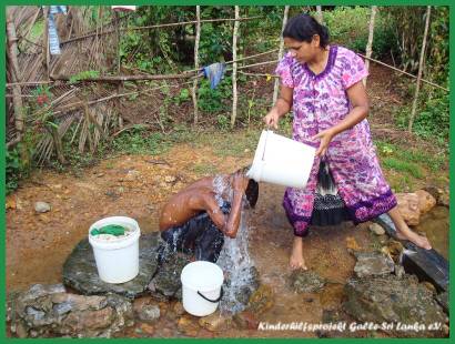 die Behelfswasserstelle beim Chathura-Kinderheim kann keine Dauerlösung sein. Wir brauchen dringend einen neuen Brunnen. 