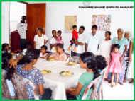 Dana - Essensspende aus der Nachbarschaft für das Chathura-Kinderheim in Sri Lanka 