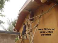 Dacharbeiten beim Chathura-Kinderheim
