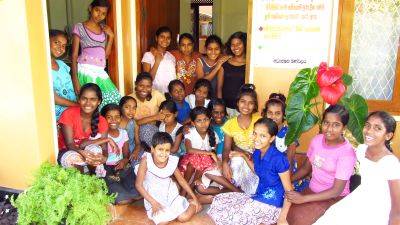 Alle unsere Mädchen im Chathura-Kinderheim in Sri Lanka 