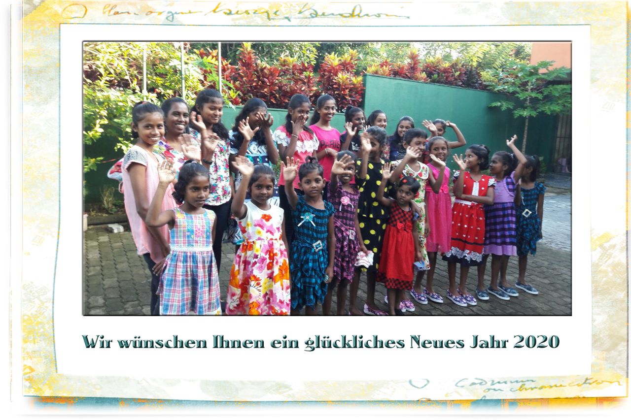 die Mädchen aus dem Chathura-Kinderheim wünschen Ihnen ein glückliches Neues Jahr 2020