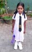 Sayuri aus dem Chathura-Kinderheim an ihrem ersten Schultag