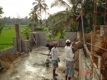 Die Bauarbeiten fuer das zweites Haus beim Chathura-Kinderheim haben begonnen