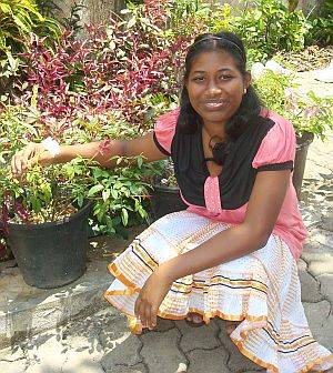 unsere Nishanthi sieben Jahre spaeter 2013 im Chathura-Kinderheim in Sri Lanka 